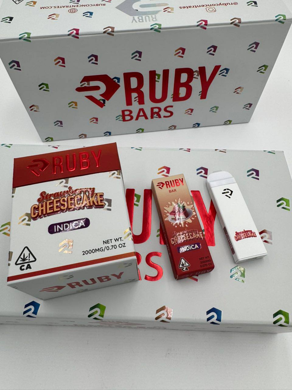 WhatsApp Image 2025-11-24 at 5.40.42 PM ruby bars 2g disposable