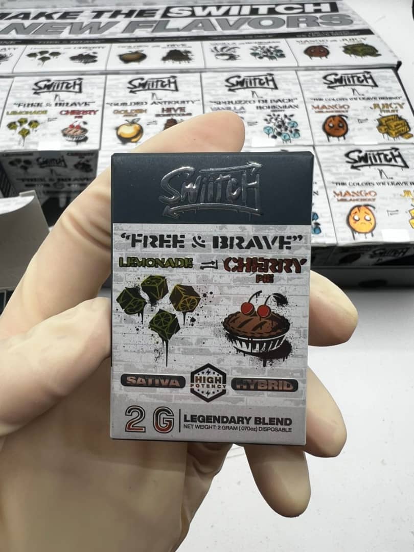 WhatsApp Image 2025-12-02 at 2.50.30 PM swiitch legendary blend 2g disposable