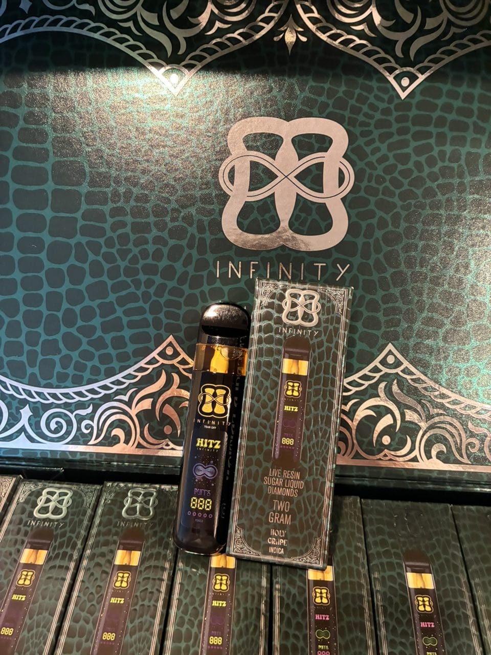 WhatsApp Image 2025-12-10 at 5.43.33 PM (1) hitz infinity emerald edition reserve 2g disposable