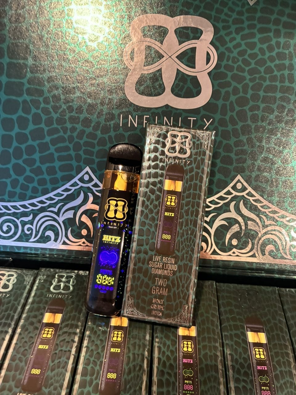 WhatsApp Image 2025-12-10 at 5.43.33 PM (2) hitz infinity emerald edition reserve 2g disposable